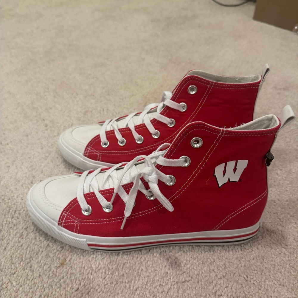 Wisconsin High Top Sneakers